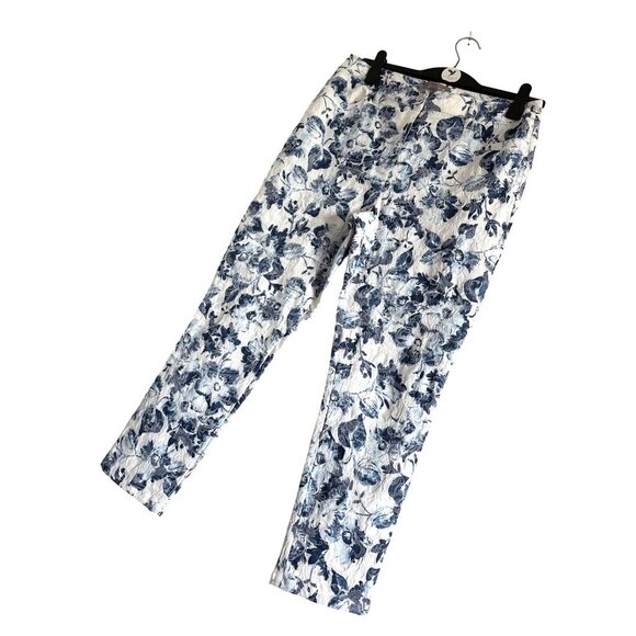 Chico’s White Ankle Jeans Blue Flowers Lightweight Pockets Size 10 - Picture 4 of 8